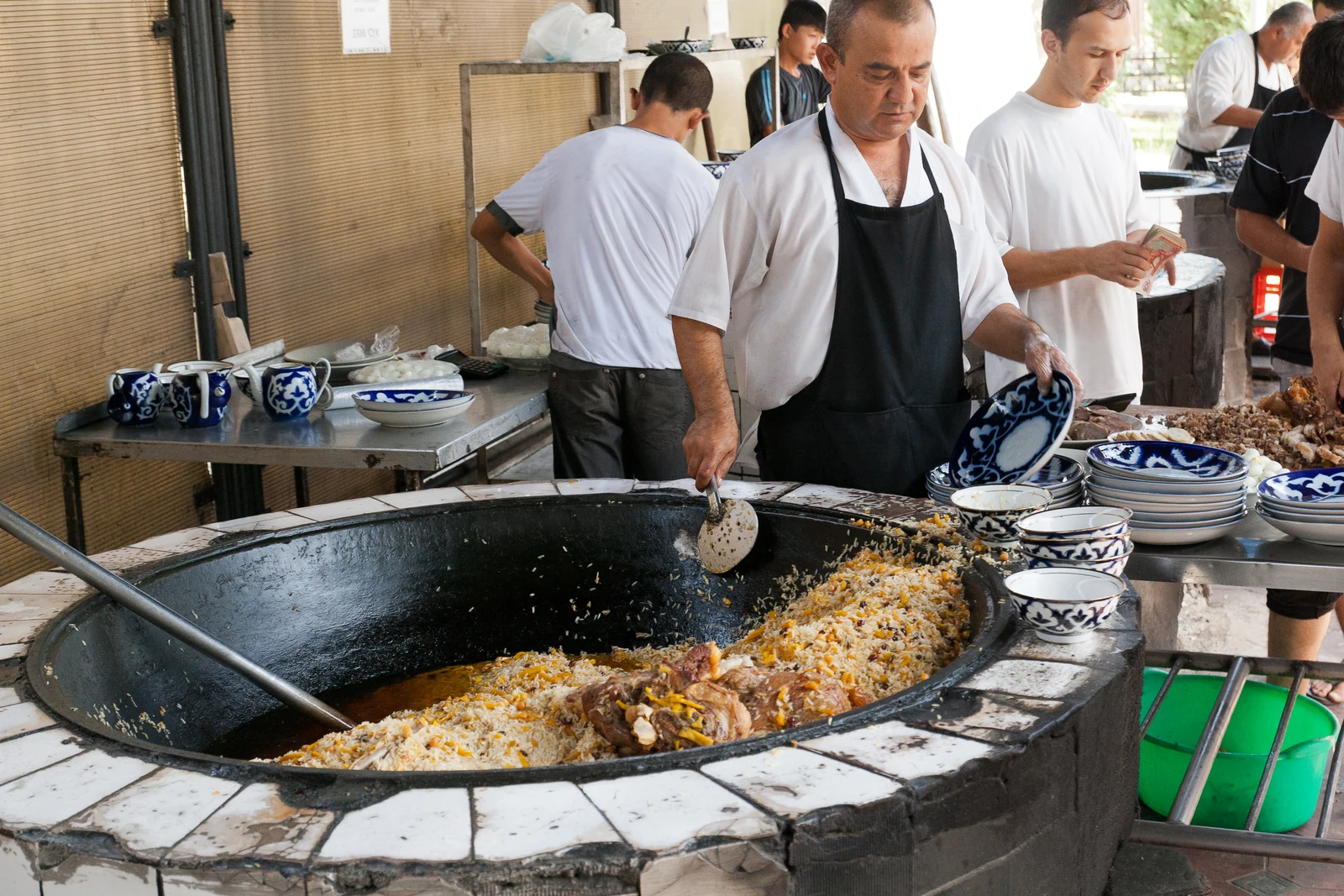 Научиться готовить плов · Фото: Ekrem Canli (CC BY-SA 3.0)