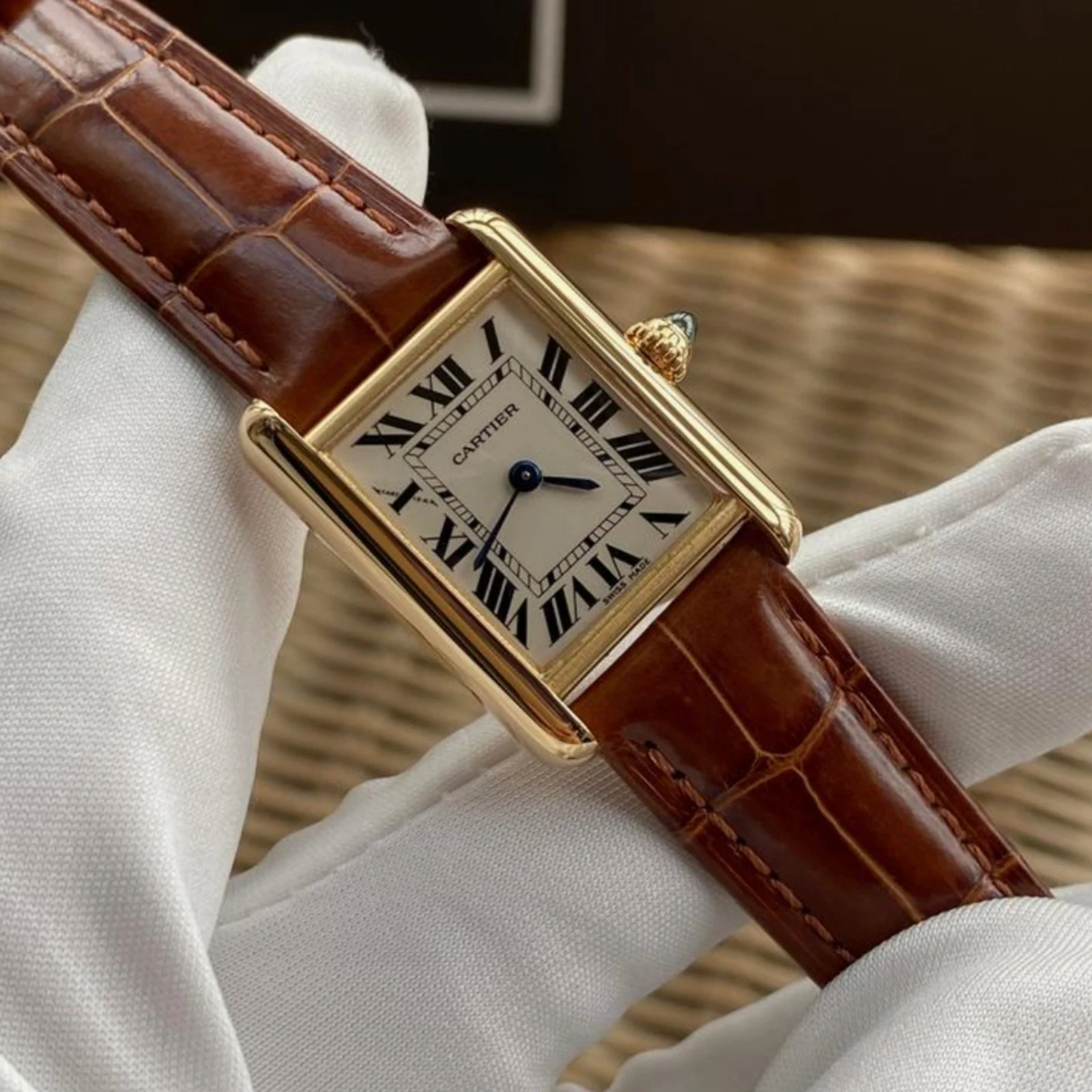 Часы Cartier Tank Must