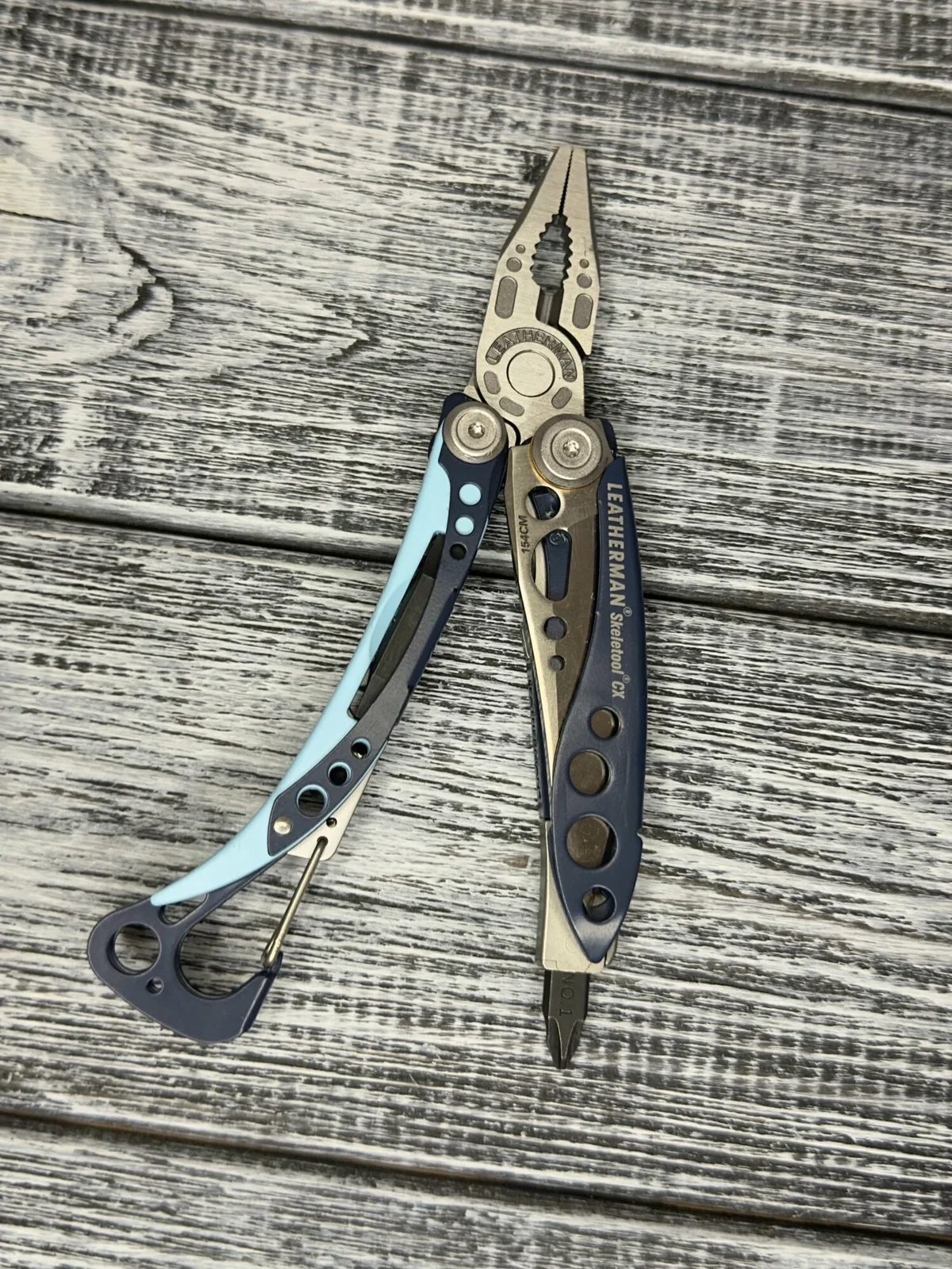 Мультитул Leatherman Skeletool CX
